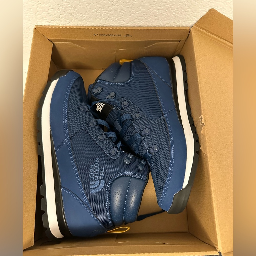NEW North Face Back to Berkeley Redux Remtlz Mesh MENS